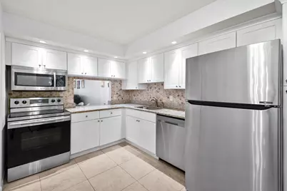 140 Lake Nancy Lane #112, West Palm Beach, FL 33411 - Photo 2