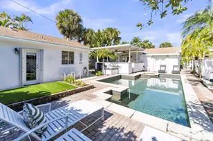 205 N 18th Ave N, Lake Worth Beach, FL 33460 - Photo 2