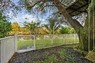 1622 S S Club Dr Dr, Wellington, FL 33414 - Photo 16