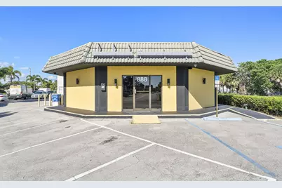 888 E Coast Avenue, Lantana, FL 33462 - Photo 2