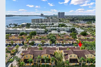 1015 Lake Shore Drive #105, Lake Park, FL 33403 - Photo 6