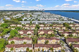 1015 Lake Shore Dr, West Palm Beach, FL 33403 - Photo 36