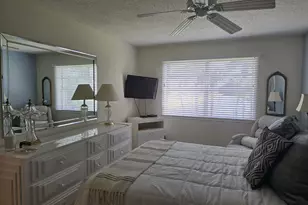 112 Lake Dora Dr, West Palm Beach, FL 33411 - Photo 18