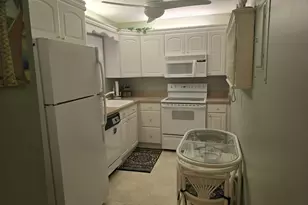 112 Lake Dora Dr, West Palm Beach, FL 33411 - Photo 8