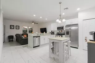 696 NE Waters Edge Ln, Port Saint Lucie, FL 34983 - Photo 18