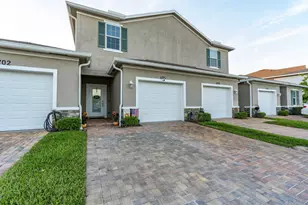 696 NE Waters Edge Ln, Port Saint Lucie, FL 34983 - Photo 8