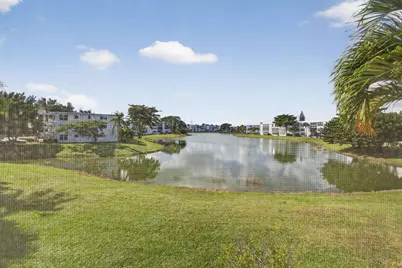 207 Wellington E, West Palm Beach, FL 33417 - Photo 16