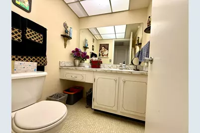 207 Wellington E, West Palm Beach, FL 33417 - Photo 8