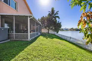 940 SW 96th Ave, Pembroke Pines, FL 33025 - Photo 36