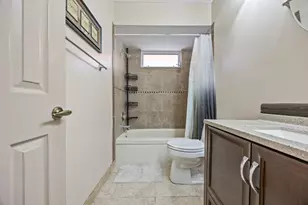 940 SW 96th Ave, Pembroke Pines, FL 33025 - Photo 32