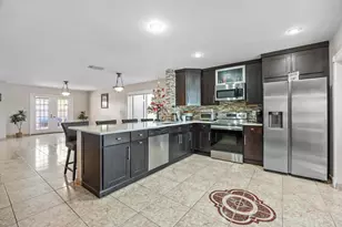 940 SW 96th Ave, Pembroke Pines, FL 33025 - Photo 10