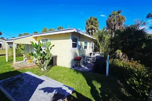 1087 Dusty Ln, Moore Haven, FL 33471 - Photo 2