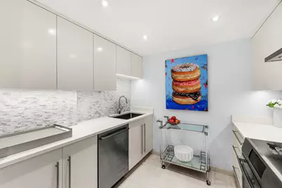 100 Sunrise Avenue #319, Palm Beach, FL 33480 - Photo 6