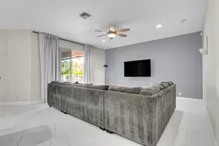 13620 Folkestone Ct W, Wellington, FL 33414 - Photo 14