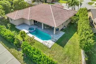 13620 Folkestone Ct W, Wellington, FL 33414 - Photo 4