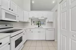 6140 Long Key Ln, Boynton Beach, FL 33472 - Photo 2