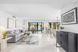 10423 S Circle Lake Dr, Boynton Beach, FL 33437 - Photo 2