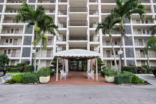 3100 N Palm Aire Dr, Pompano Beach, FL 33069 - Photo 2