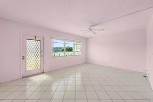 3037 Cambridge B, Deerfield Beach, FL 33442 - Photo 4