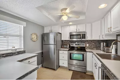 2400 NE 1st Lane #102, Boynton Beach, FL 33435 - Photo 4