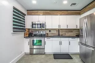 2747 Griffin Rd, Fort Lauderdale, FL 33312 - Photo 8