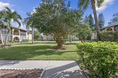 313 Pine Ridge Circle Circle #C-2, Greenacres, FL 33463 - Photo 2