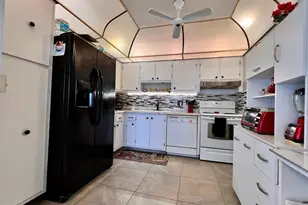 303 Wellington C, West Palm Beach, FL 33417 - Photo 2