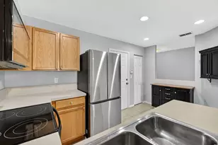 2245 SW Portsmouth Ln, Port Saint Lucie, FL 34953 - Photo 10