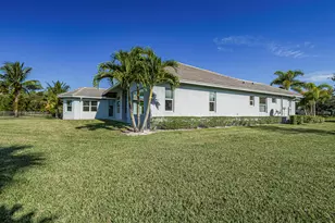 395 SW Sapphire Way SW, Vero Beach, FL 32968 - Photo 24