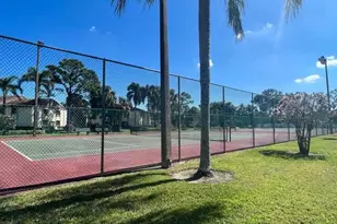 312 Knotty Pine Cir, Greenacres, FL 33463 - Photo 16