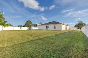 597 NW Kilpatrick Ave, Port Saint Lucie, FL 34983 - Photo 4