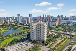 19501 W Country Club Dr, Aventura, FL 33180 - Photo 22