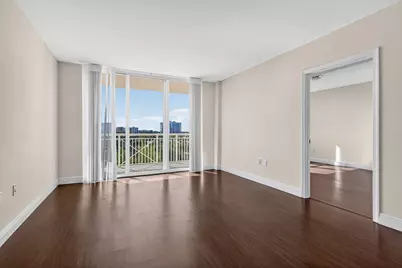 19501 W Country Club Drive #605, Aventura, FL 33180 - Photo 2