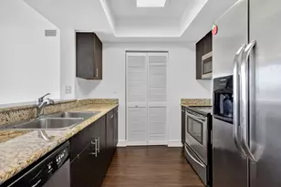 19501 W Country Club Dr, Aventura, FL 33180 - Photo 4