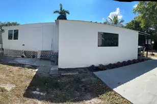 39 Palm Dr, Lake Worth Beach, FL 33461 - Photo 12