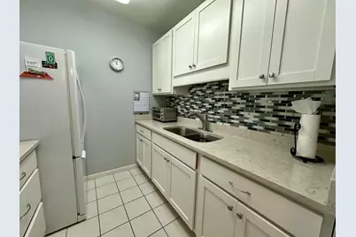 1001 NE 8th Avenue #102, Delray Beach, FL 33483 - Photo 10