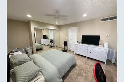 637 Executive Center Drive N #203, West Palm Beach, FL 33401 - Photo 24