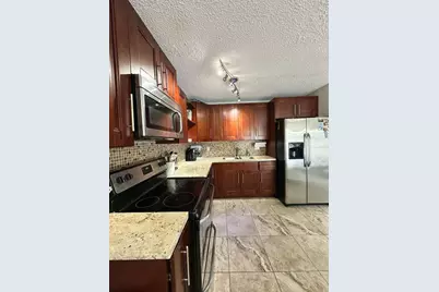 637 Executive Center Drive N #203, West Palm Beach, FL 33401 - Photo 20