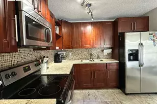 637 Executive Center Dr N, West Palm Beach, FL 33401 - Photo 20