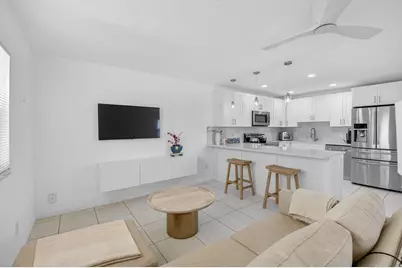 154 Valencia G #G, Delray Beach, FL 33446 - Photo 2