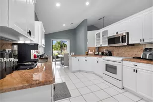 10393 Lexington Cir S, Boynton Beach, FL 33436 - Photo 24