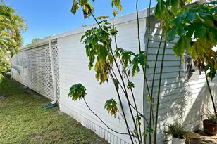 425 E Bougainvillea Dr, Deerfield Beach, FL 33442 - Photo 10