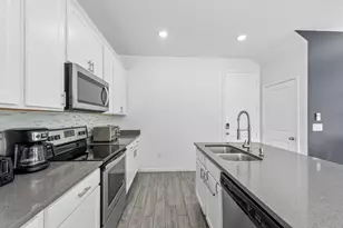 1817 Lake Cove Dr, Lake Worth, FL 33460 - Photo 10