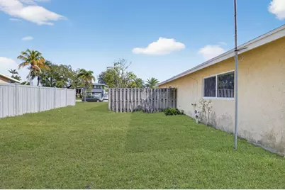 1601 NW 5th Street, Boca Raton, FL 33486 - Photo 2