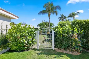 257 Via Linda, Palm Beach, FL 33480 - Photo 32