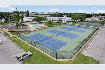 136 Somerset G, West Palm Beach, FL 33417 - Photo 18