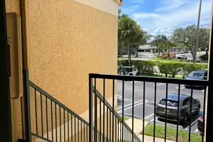 899 Riverside Dr, Coral Springs, FL 33071 - Photo 4