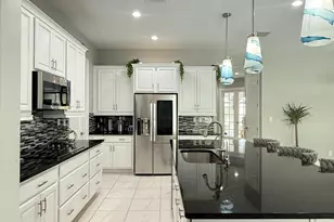 8655 NW 39th Ct, Coral Springs, FL 33065 - Photo 6