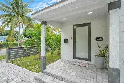727 S Fernwood Drive S, West Palm Beach, FL 33405 - Photo 2