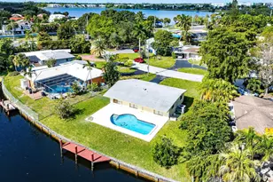 2000 NW 33rd Ct, Oakland Park, FL 33309 - Photo 2